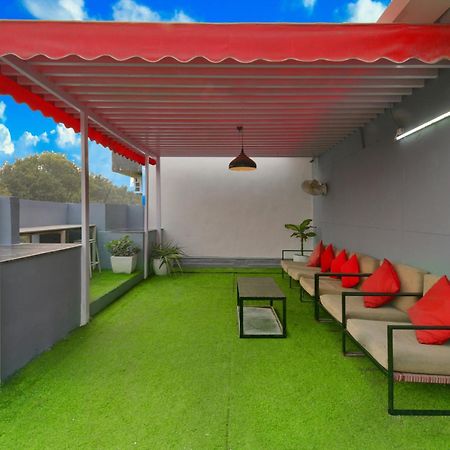 Divine Inn Couple Friendly Hotel Near Sector 51 Metro Station Noida Exterior foto