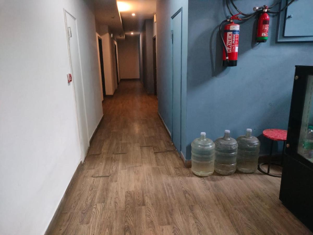 Divine Inn Couple Friendly Hotel Near Sector 51 Metro Station Noida Exterior foto