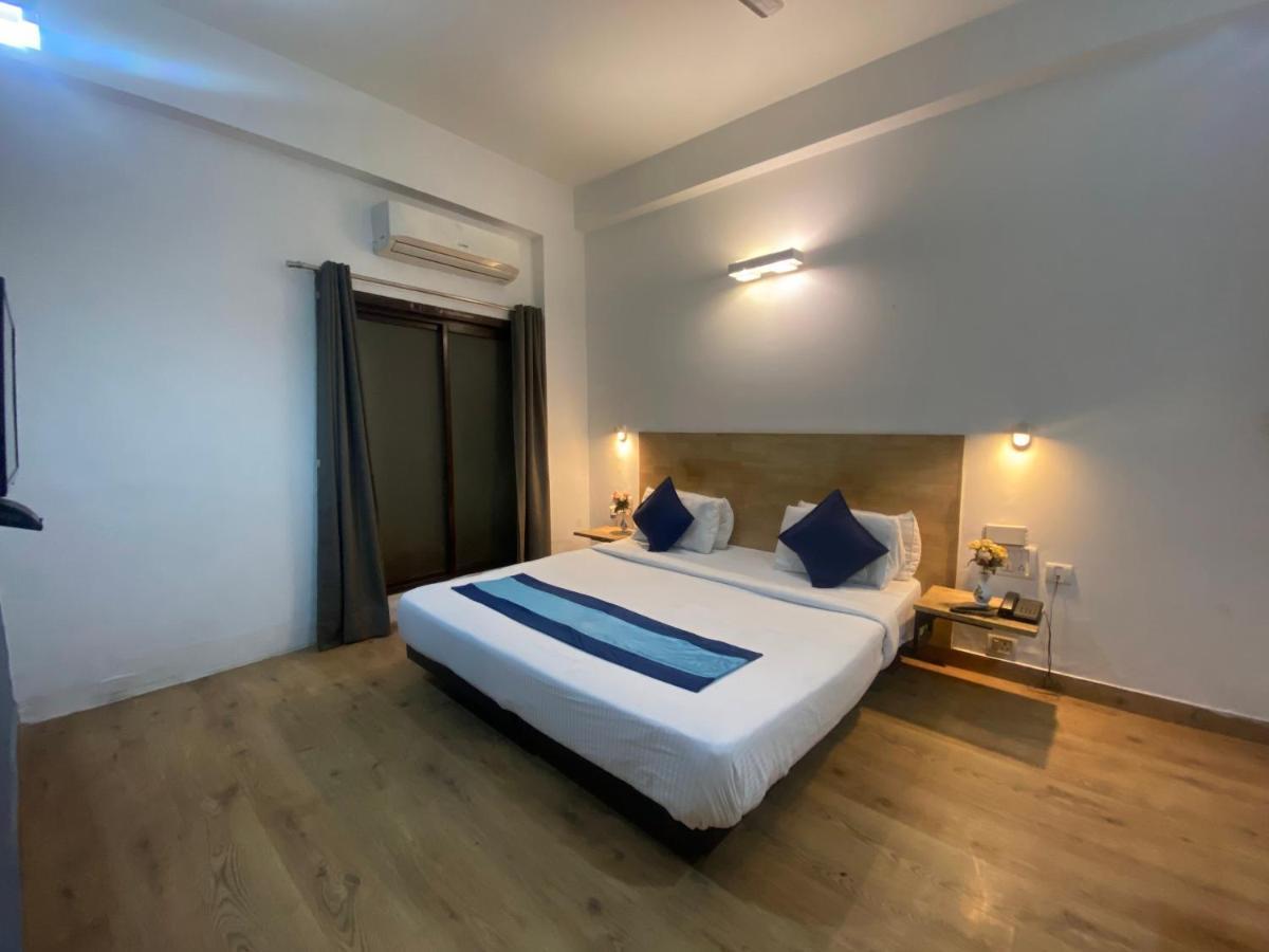 Divine Inn Couple Friendly Hotel Near Sector 51 Metro Station Noida Exterior foto