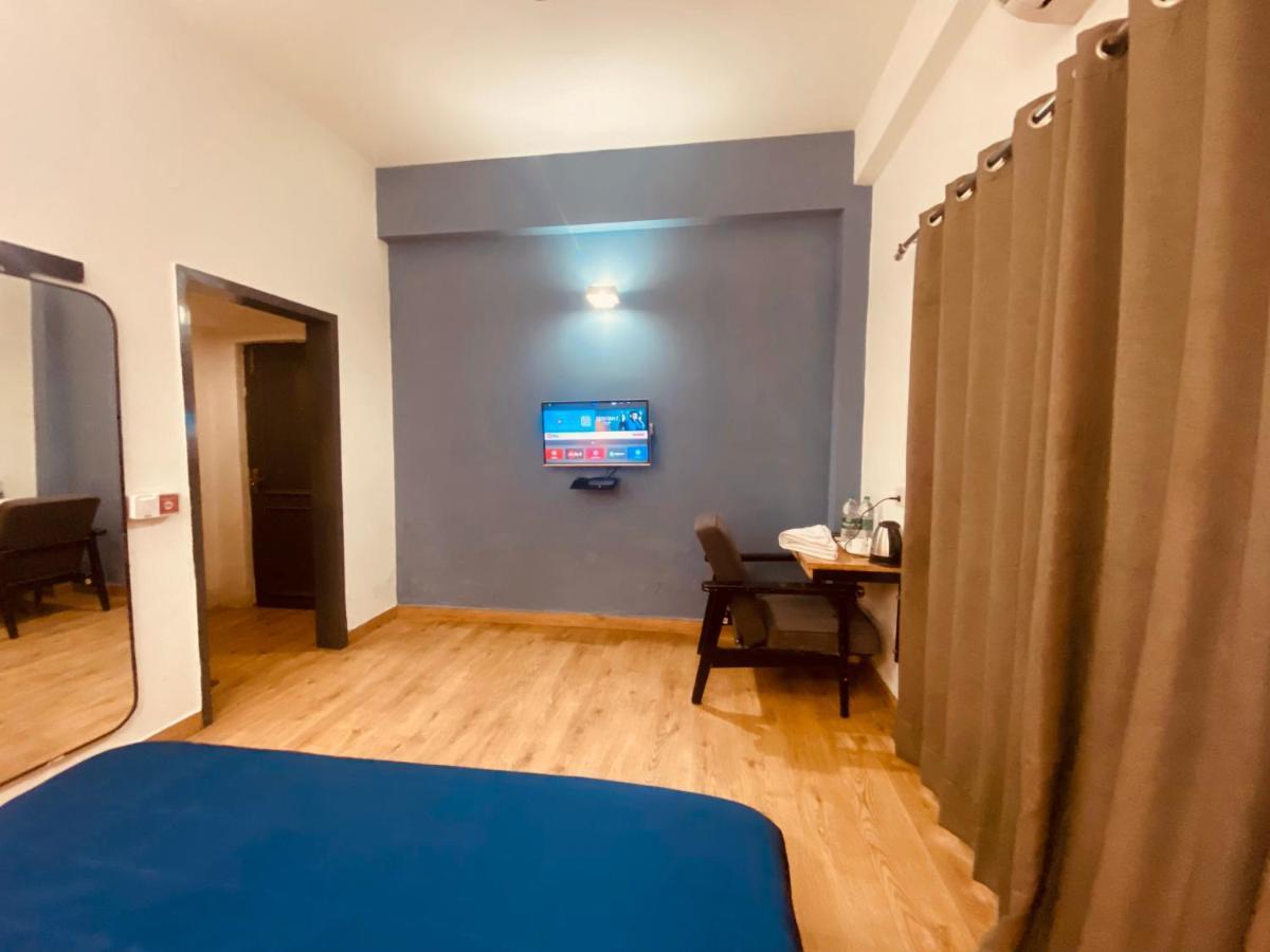 Divine Inn Couple Friendly Hotel Near Sector 51 Metro Station Noida Exterior foto
