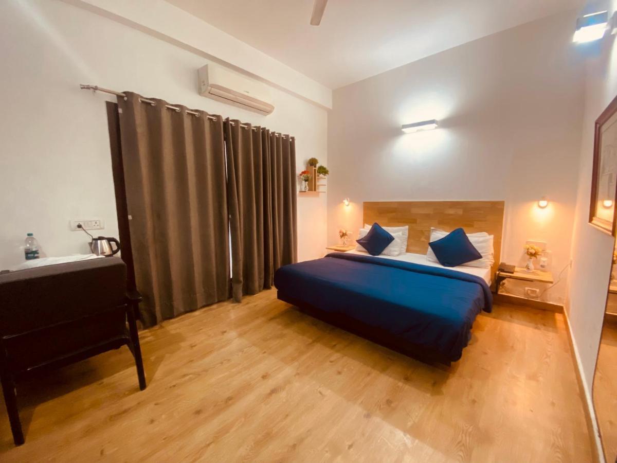 Divine Inn Couple Friendly Hotel Near Sector 51 Metro Station Noida Exterior foto