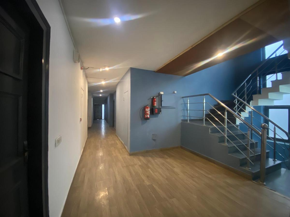 Divine Inn Couple Friendly Hotel Near Sector 51 Metro Station Noida Exterior foto