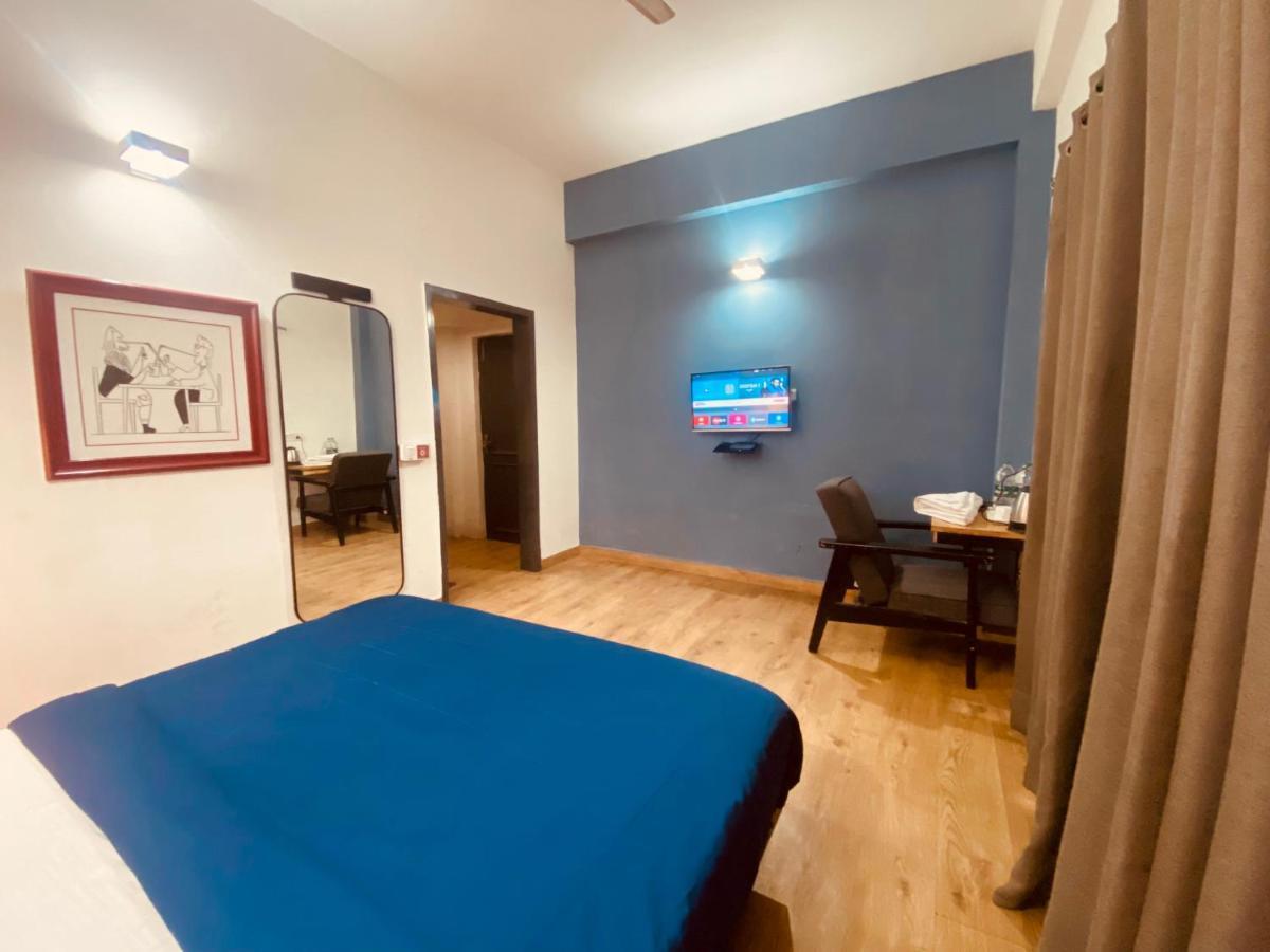 Divine Inn Couple Friendly Hotel Near Sector 51 Metro Station Noida Exterior foto