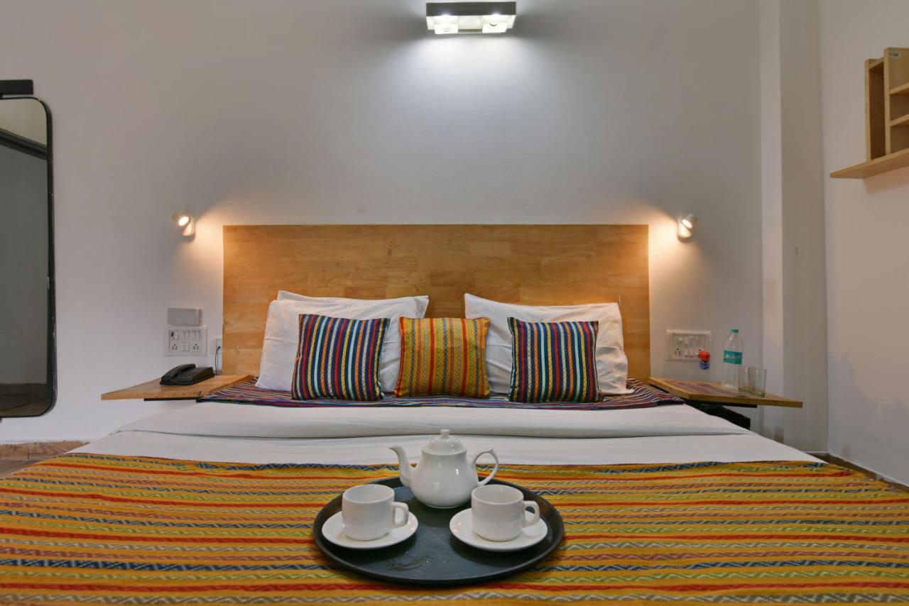 Divine Inn Couple Friendly Hotel Near Sector 51 Metro Station Noida Exterior foto