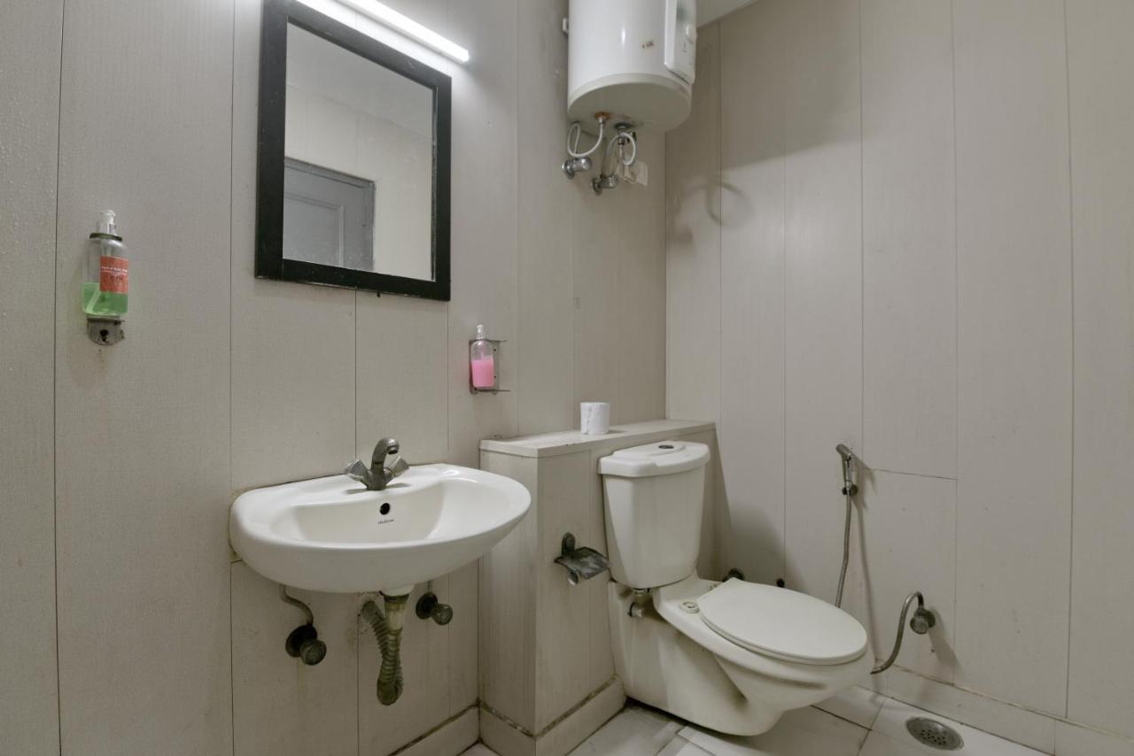 Divine Inn Couple Friendly Hotel Near Sector 51 Metro Station Noida Exterior foto