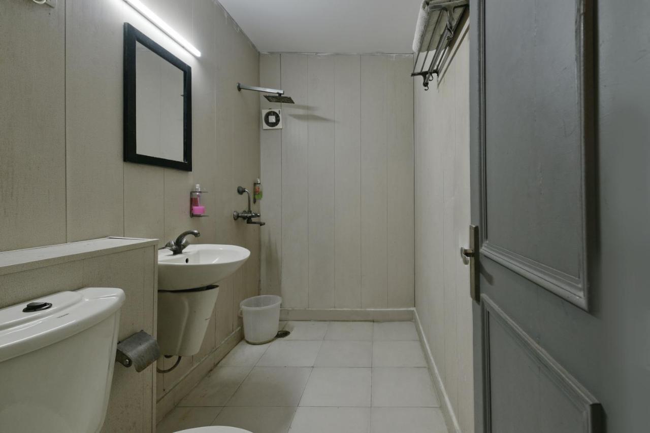 Divine Inn Couple Friendly Hotel Near Sector 51 Metro Station Noida Exterior foto