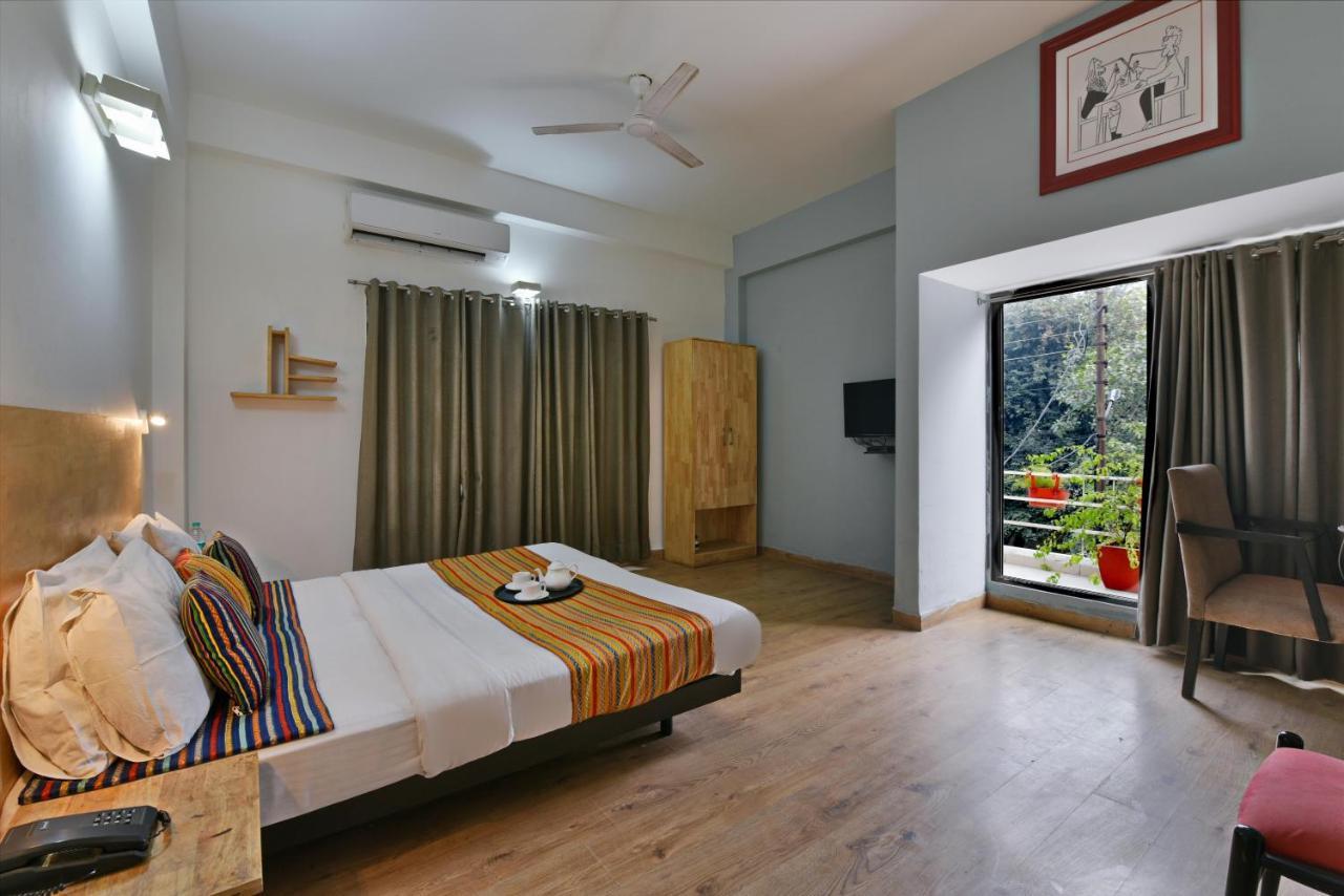 Divine Inn Couple Friendly Hotel Near Sector 51 Metro Station Noida Exterior foto