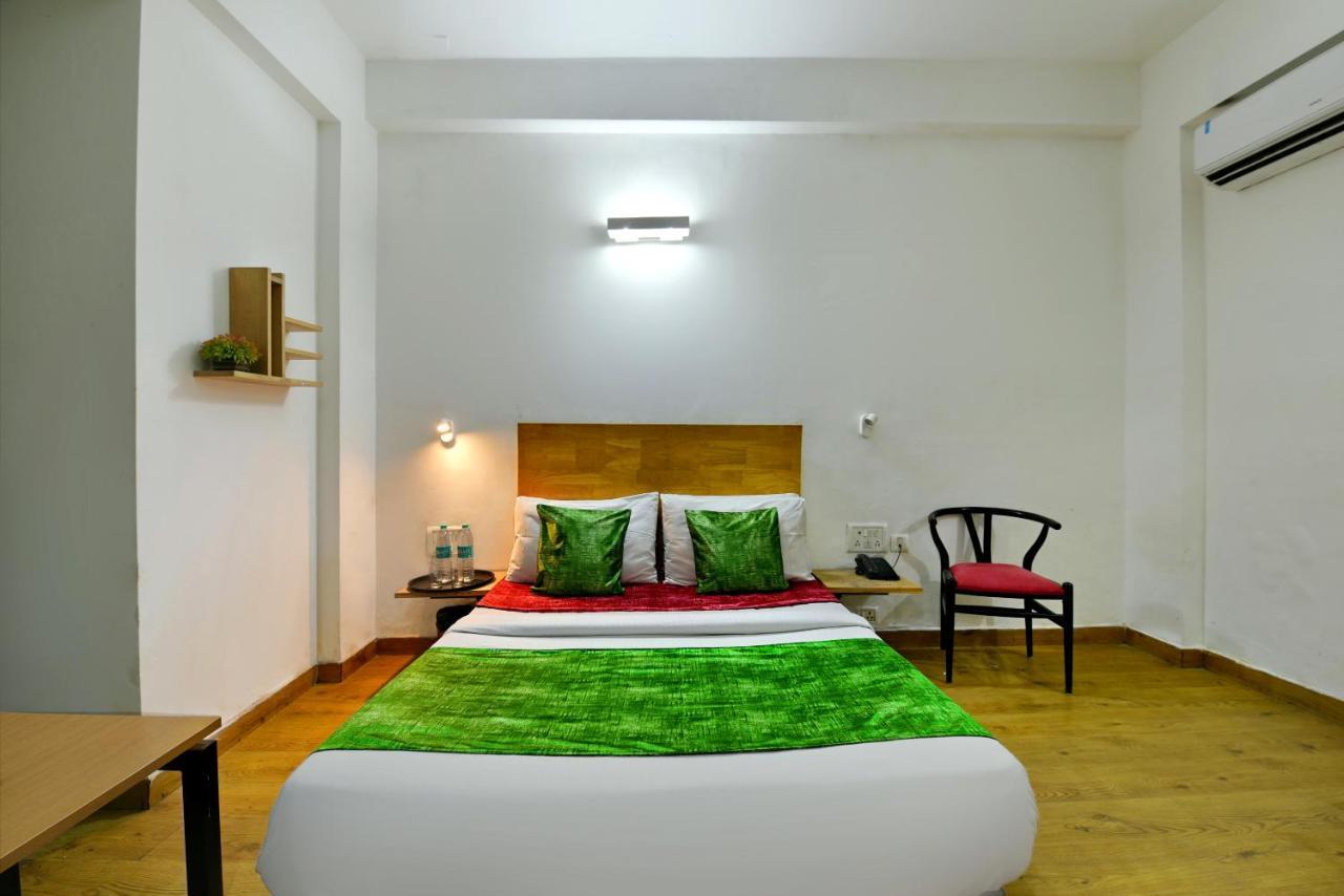 Divine Inn Couple Friendly Hotel Near Sector 51 Metro Station Noida Exterior foto