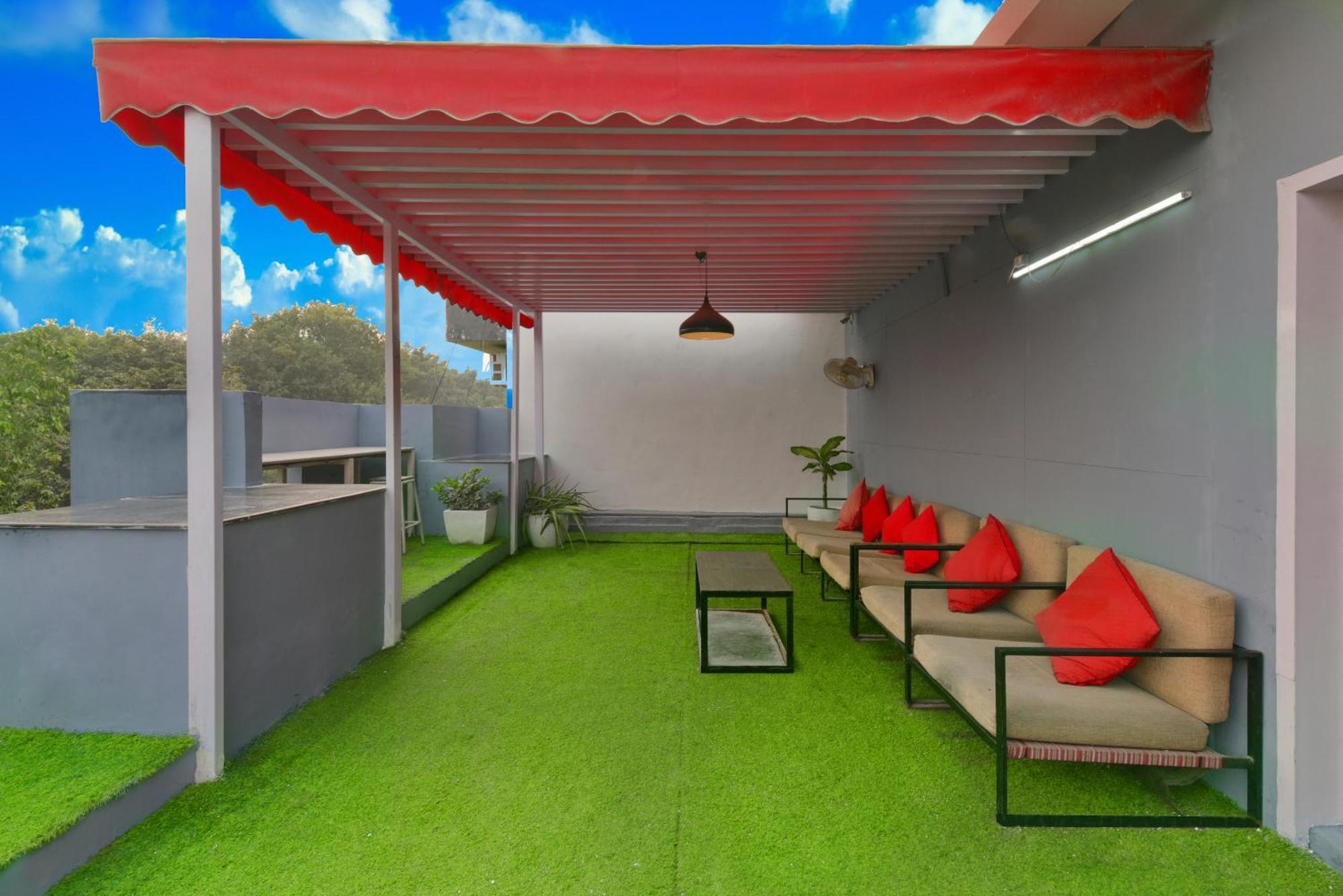 Divine Inn Couple Friendly Hotel Near Sector 51 Metro Station Noida Exterior foto