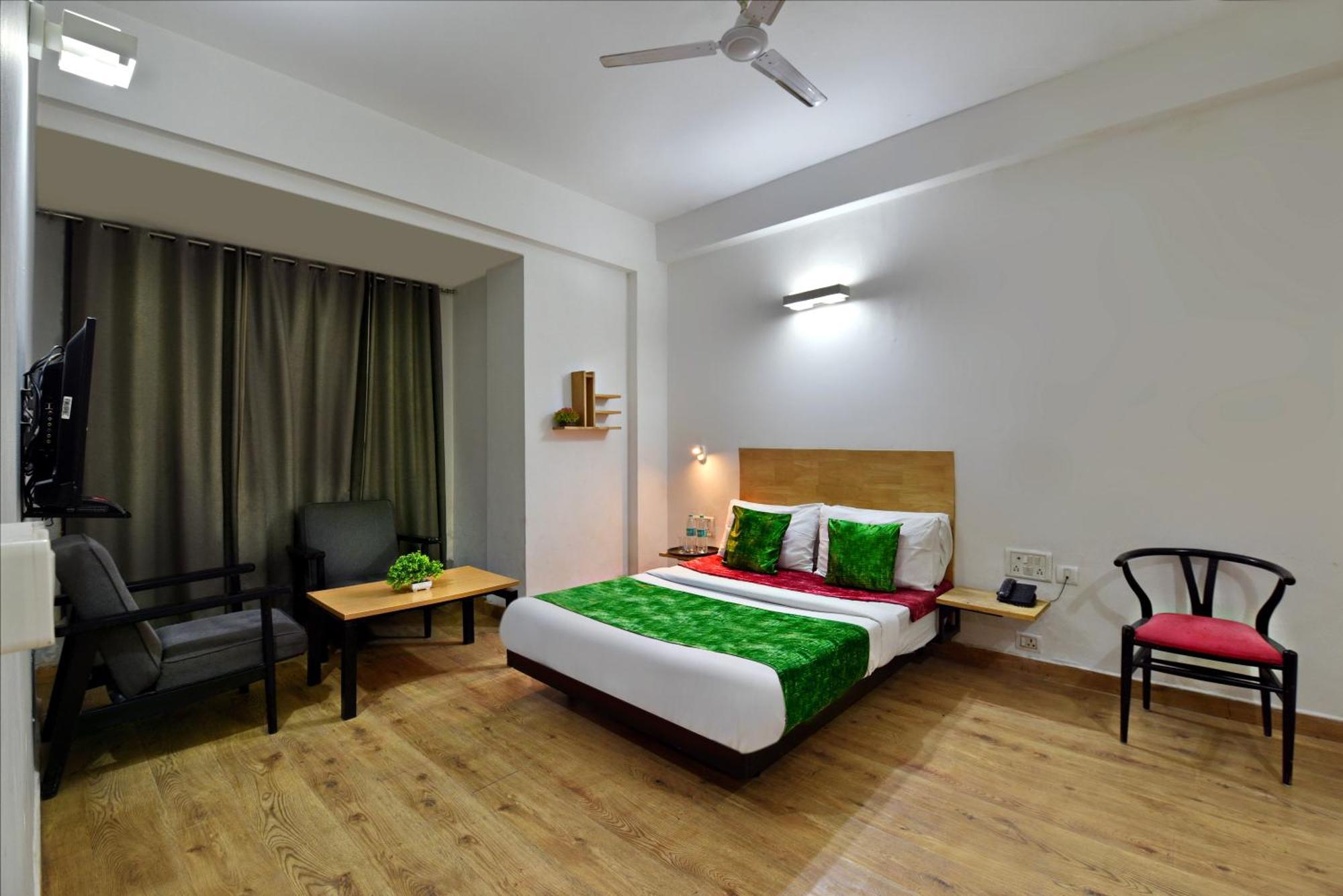 Divine Inn Couple Friendly Hotel Near Sector 51 Metro Station Noida Exterior foto