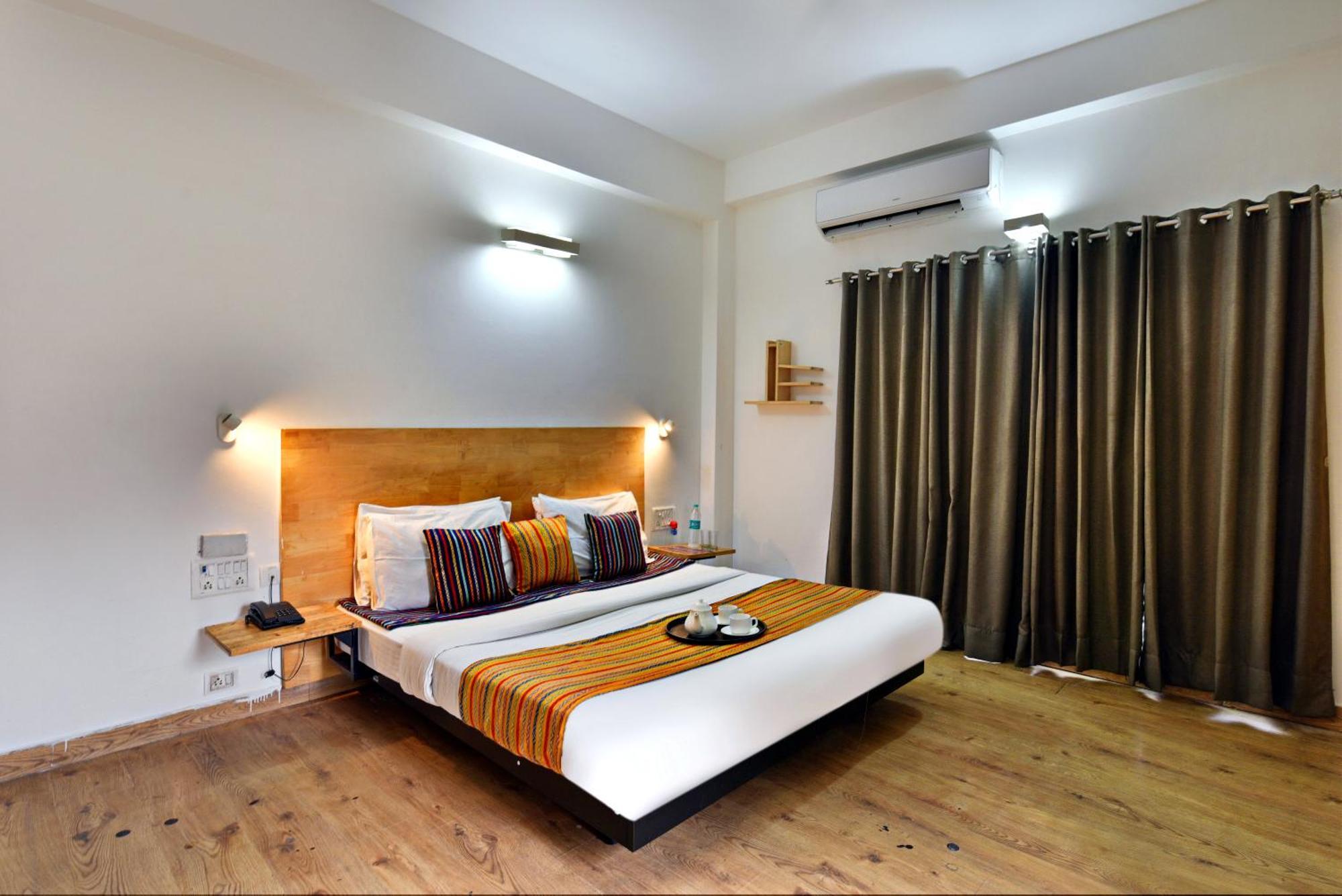 Divine Inn Couple Friendly Hotel Near Sector 51 Metro Station Noida Exterior foto